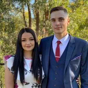 Meet your Posher, Max